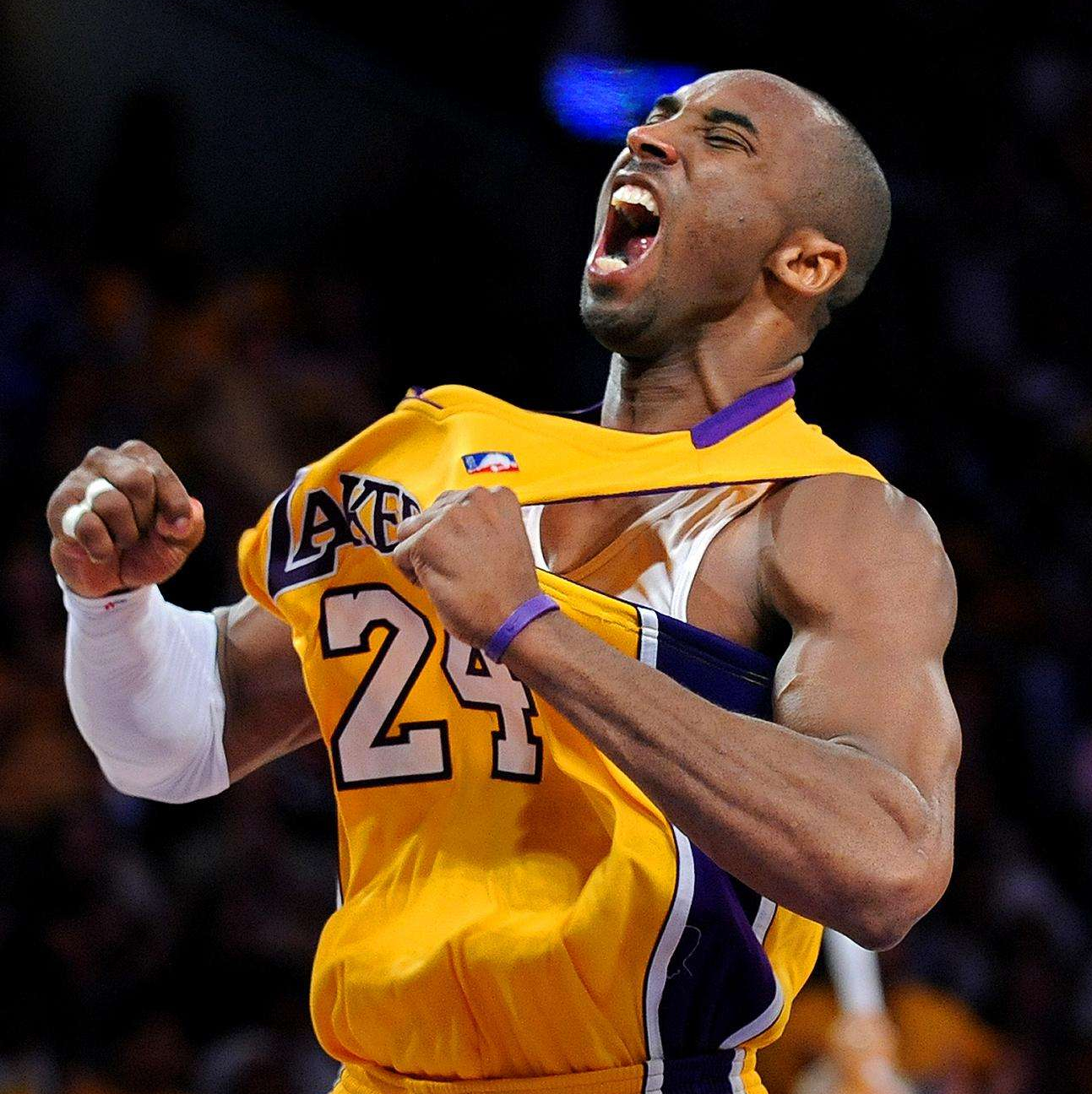 霍伊伦本赛季意甲10场4球，与上赛季联赛进球数持平（霍伊伦本季意甲10战4球，已追平上赛季联赛进球数）