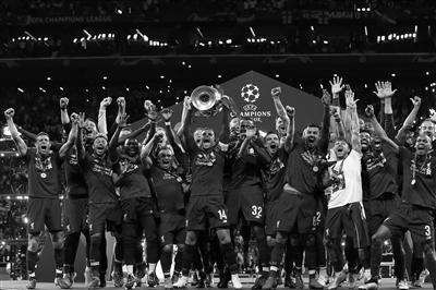 英媒：压垮骆驼的最后一根稻草，或是萨拉赫欧冠防守的懈怠