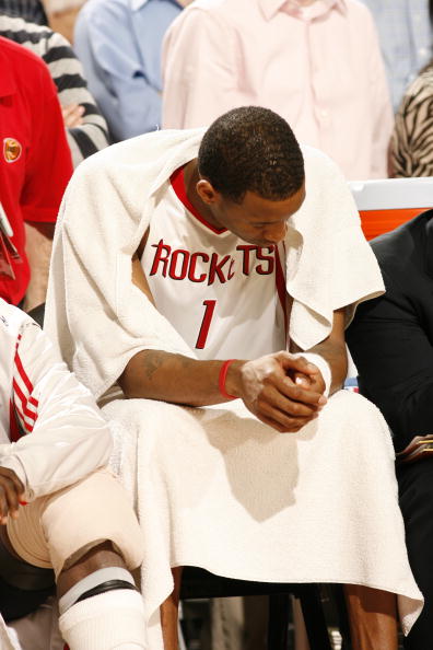 查尔顿官方：在昨日英冠比赛中一名球迷突发疾病不幸离世（查尔顿官方通告：昨日英冠比赛一名球迷因突发疾病去世）