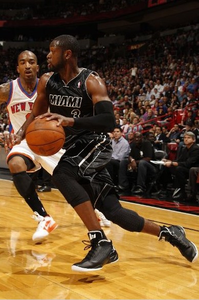 芒特传射建功当选最佳，曼联4比1大胜狼队（曼联4-1大胜狼队，芒特传射当选全场最佳）