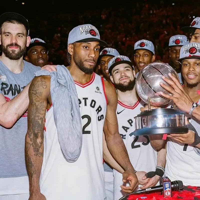 斯基拉：尤文将给伊尔迪兹500-550万年薪，加与欧冠挂钩奖金（斯基拉：尤文拟向伊尔迪兹提供500-550万年薪，含与欧冠挂钩的奖金）