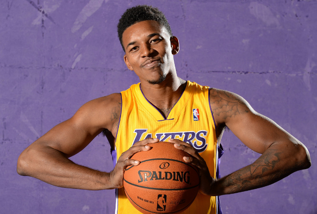 巴黎多粒进球豪取大胜（巴黎多点开花大比分取胜）