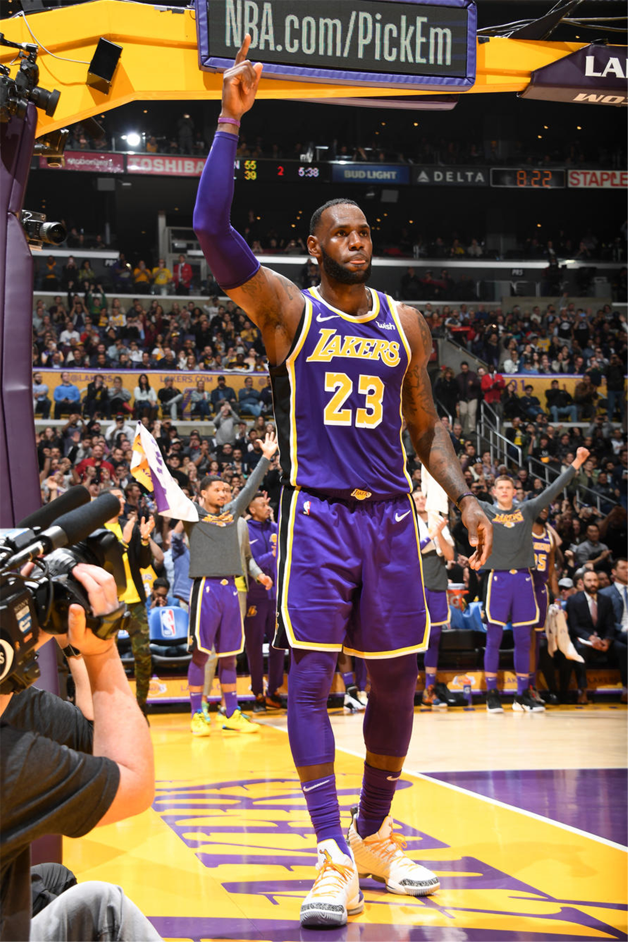 彭南特批科纳特连续失误致丢球，呼吁格伊加盟利物浦（彭南特抨击科纳特连续失误致失球，力劝格伊投奔利物浦）