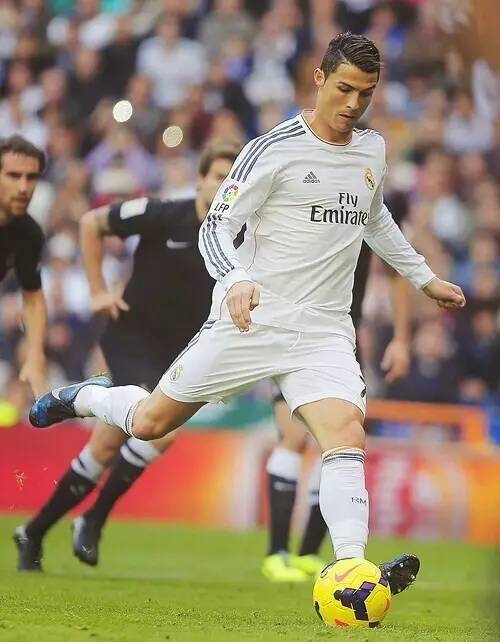 一齐登场！齐达内中国风亮相FC嘉年华，传奇卡重磅揭晓！